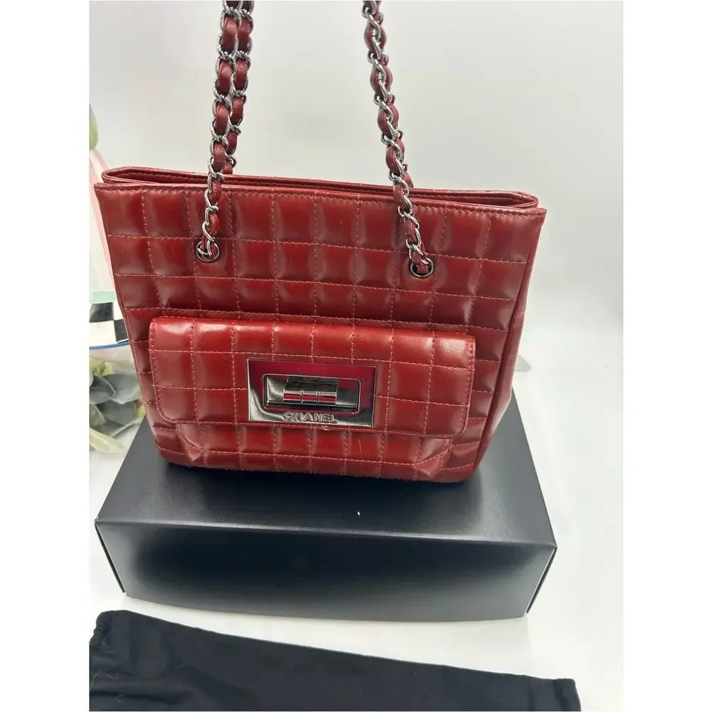 Women Chanel chocolate bar, Mademoiselle reissue square tote bag made in Italy